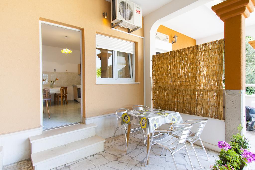 Apartment Mikulic Duće Eksteriør billede